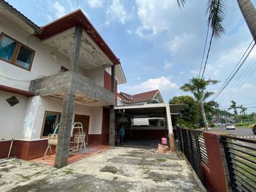 Dijual rumah 2lt halaman luas. Kemang Pratama. Bekasi.