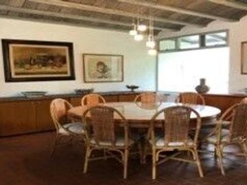 Residencia de 6 recámaras y gran Jardín