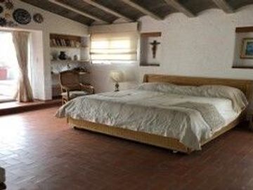 Residencia de 6 recámaras y gran Jardín
