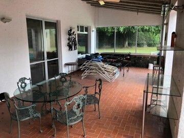 Residencia de 6 recámaras y gran Jardín