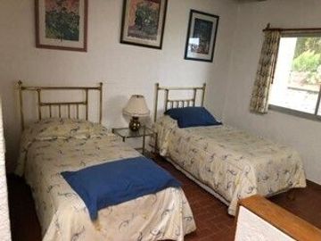 Residencia de 6 recámaras y gran Jardín