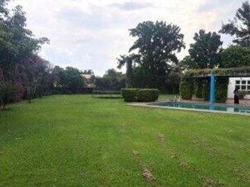 Residencia de 6 recámaras y gran Jardín
