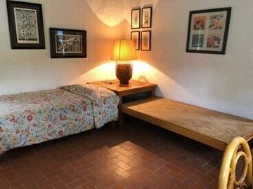 Residencia de 6 recámaras y gran Jardín