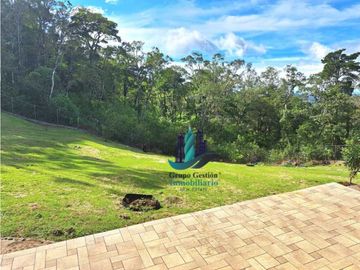 VENDO CASA CON VISTA Y 3000M2 BOQUETE