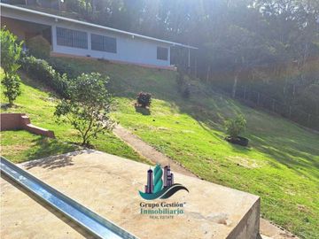 VENDO CASA CON VISTA Y 3000M2 BOQUETE