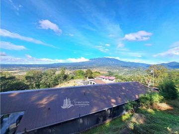 VENDO CASA CON VISTA Y 3000M2 BOQUETE