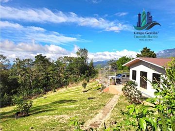 VENDO CASA CON VISTA Y 3000M2 BOQUETE