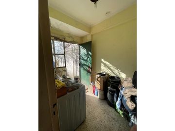 casa de tres dormitorios en dos plantas
