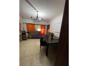 casa de tres dormitorios en dos plantas