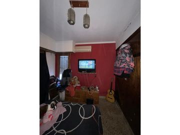 casa de tres dormitorios en dos plantas