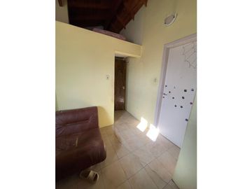 casa de tres dormitorios en dos plantas
