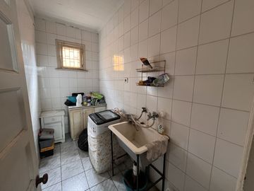 Amplia casa 371 m2 útiles, 5 dormitorios, Agua Santa