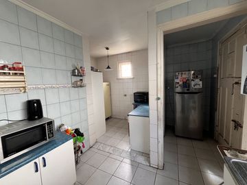 Amplia casa 371 m2 útiles, 5 dormitorios, Agua Santa