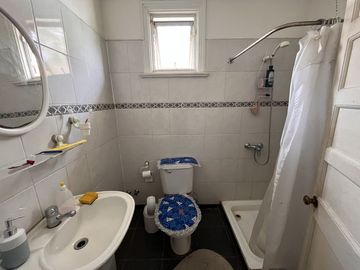 Amplia casa 371 m2 útiles, 5 dormitorios, Agua Santa