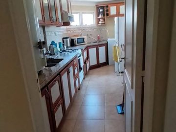 DEPARTAMENTO EN VENTA EN PINAMAR CENTRO .IMPECABLE [ FINANCIACION ] EVALUAMOS TU PROPUESTA 2 AMBIENTES AMPLIOS