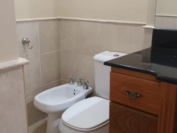 DEPARTAMENTO EN VENTA EN PINAMAR CENTRO .IMPECABLE [ FINANCIACION ] EVALUAMOS TU PROPUESTA 2 AMBIENTES AMPLIOS