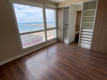 Piso de 3 Ambientes con Cochera y Vistas Panoramicas al Mar en Playa Grande. Mar del Plata.