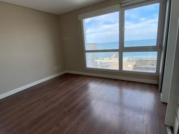 Piso de 3 Ambientes con Cochera y Vistas Panoramicas al Mar en Playa Grande. Mar del Plata.