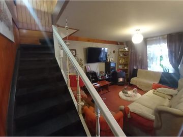 EN VENTA / AMPLIA CASA DE OPORTUNIDAD /LA FLORIDA