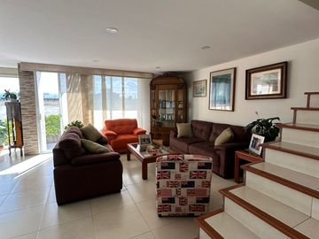 CASA EN VENTA EN LOMAS DE ANGELOPOLIS ZONA AZUL