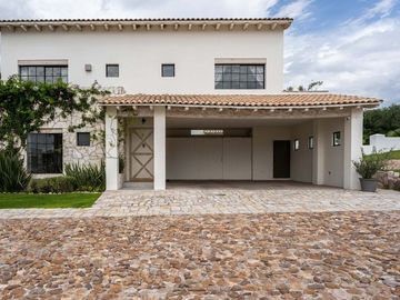 Casa en venta en Otomí San Miguel de Allende – Amueblada y Casa Club