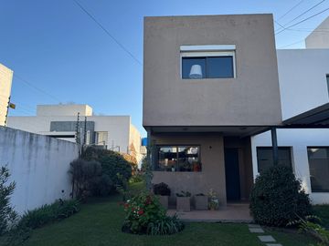 Venta de Duplex 2 Dormitorios en Housing Villa Belgrano