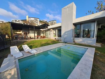 Casa en Venta de 3 Dormitorios, Apto Crédito - La Cuesta, Calera