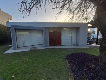 Casa en Venta de 3 Dormitorios, Apto Crédito - La Cuesta, Calera