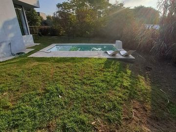 Casa en Venta de 3 Dormitorios, Apto Crédito - La Cuesta, Calera
