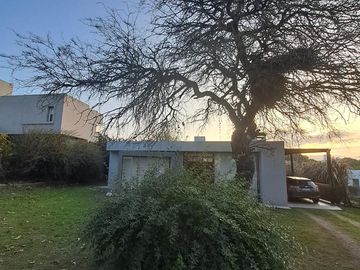 Casa en Venta de 3 Dormitorios, Apto Crédito - La Cuesta, Calera