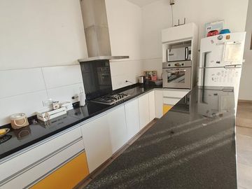 Casa en Venta de 3 Dormitorios, Apto Crédito - La Cuesta, Calera