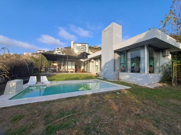 Casa en Venta de 3 Dormitorios, Apto Crédito - La Cuesta, Calera