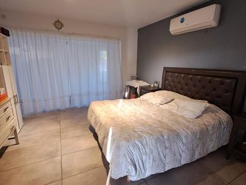 Casa en Venta de 3 Dormitorios, Apto Crédito - La Cuesta, Calera