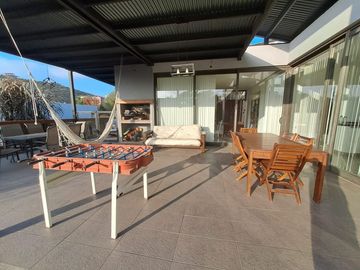 Casa en Venta de 3 Dormitorios, Apto Crédito - La Cuesta, Calera