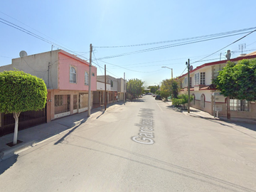 Casa en venta en el Fraccionamiento Castellanos, Gómez Palacio, Durango. LR