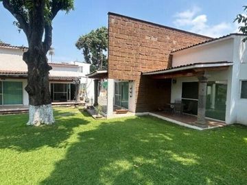 CASA EN COND. EL MAMEY, COL. CENTRO, OAXTEPEC, MORELOS.