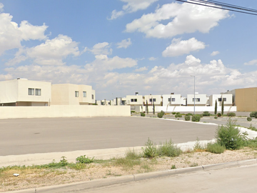 Casa en venta en el Fraccionamiento Quinta Real, Juárez, Chihuahua. LR