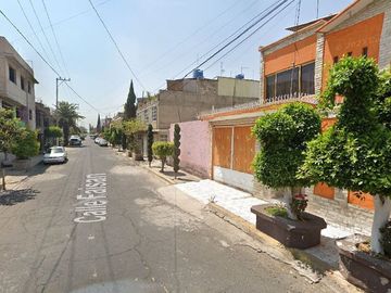 JVV- REMATE DE CASA EN AURORA, NEZAHUALCOYOTL, EDO. DE MEX.