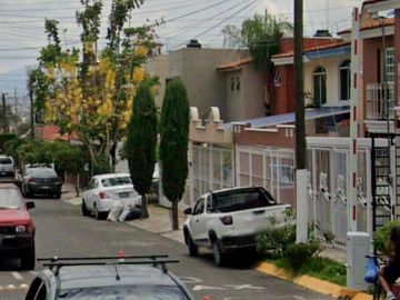JVV- REMATE DE CASA EN QUINTA DEL FEDERALISMO, ZAPOPAN, JAL.