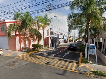 JVV- REMATE DE CASA EN QUINTA DEL FEDERALISMO, ZAPOPAN, JAL.