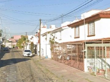 JVV- REMATE DE CASA EN QUINTA DEL FEDERALISMO, ZAPOPAN, JAL.