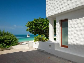 Pez Volador, Zona Hotelera Cancún, Casa Amueblada en Venta, Coldwell Banker