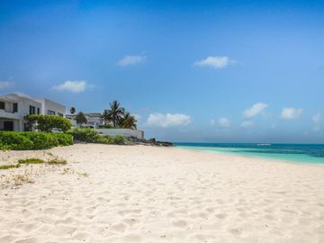 Pez Volador, Zona Hotelera Cancún, Casa Amueblada en Venta, Coldwell Banker