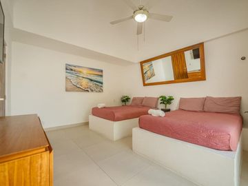 Pez Volador, Zona Hotelera Cancún, Casa Amueblada en Venta, Coldwell Banker