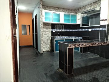 Galera en venta  con Oficina y Apto. 284 M2 - La Chorrera (DR)