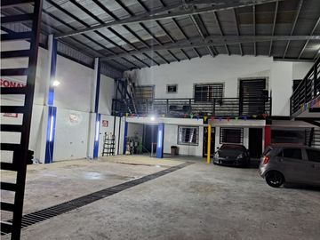 Galera en venta  con Oficina y Apto. 284 M2 - La Chorrera (DR)