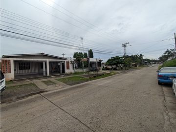 Galera en venta  con Oficina y Apto. 284 M2 - La Chorrera (DR)