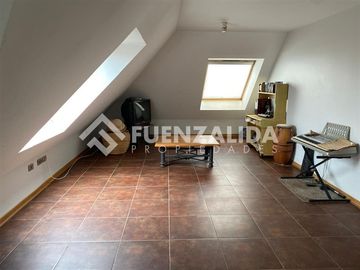 Casa en Venta en AC Peñalolen La Meseta Norte Las Pircas