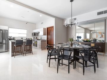 CASA EN VENTA EN RESIDENCIAL TOSCANA, ( MODELO VENECIA ), TORREON COAH.