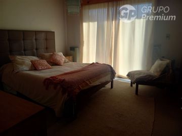 Casa en Venta en RICARDO SANTA CRUZ A METROS DEL CAMINO INTERNACIONAL QUILLOTA VIÑA DEL MAR